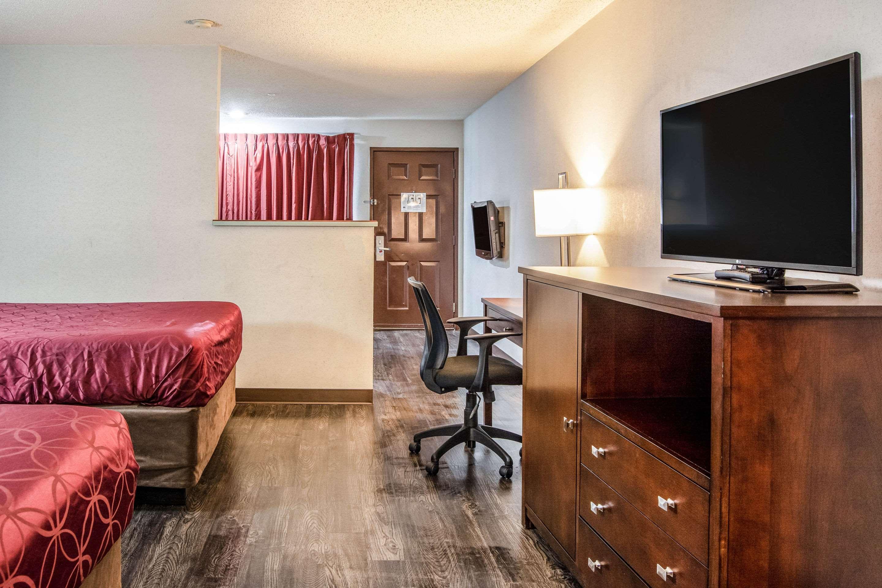 Econo Lodge Southeast Milwaukie/Portland Esterno foto