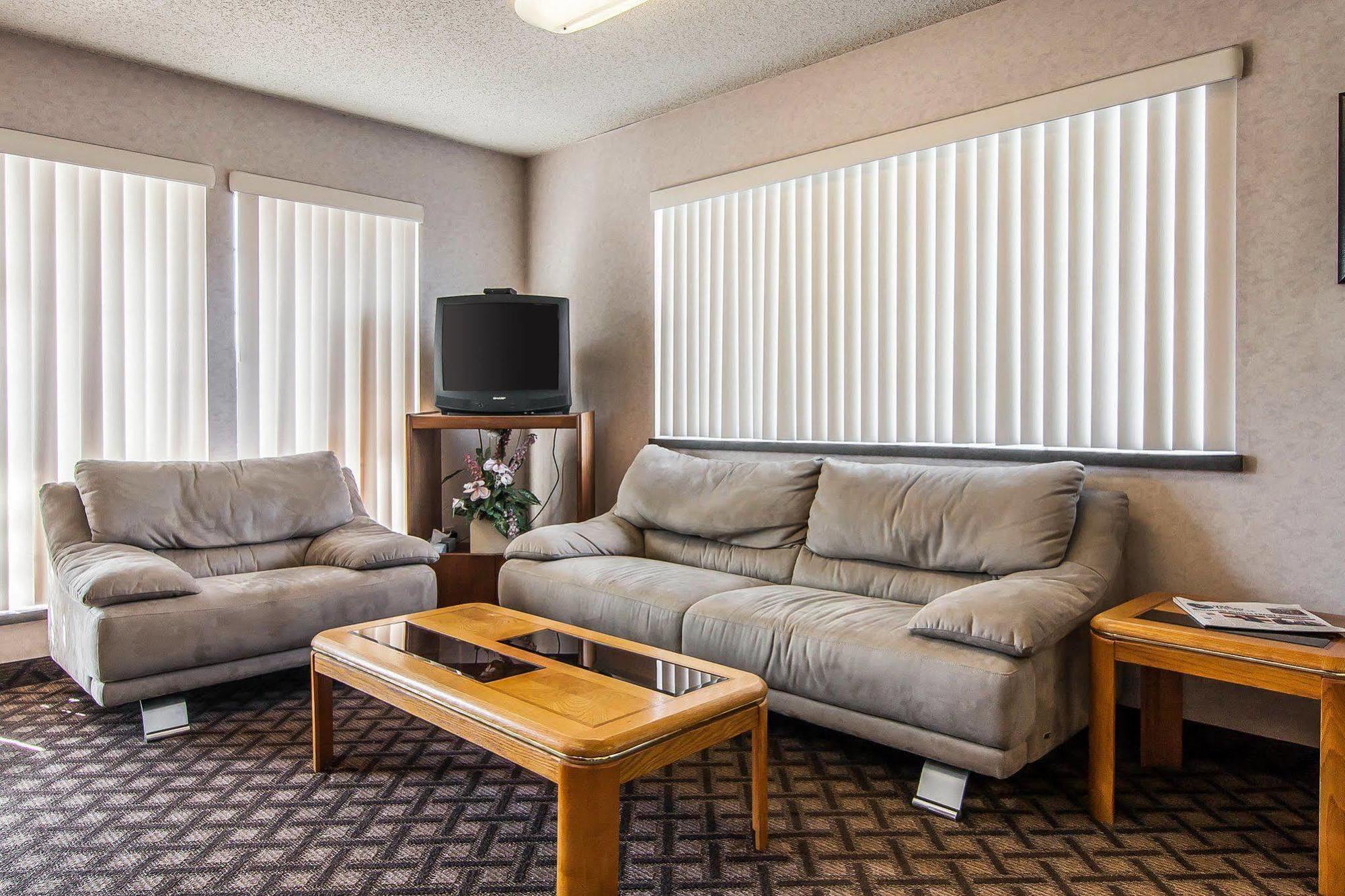 Econo Lodge Southeast Milwaukie/Portland Esterno foto