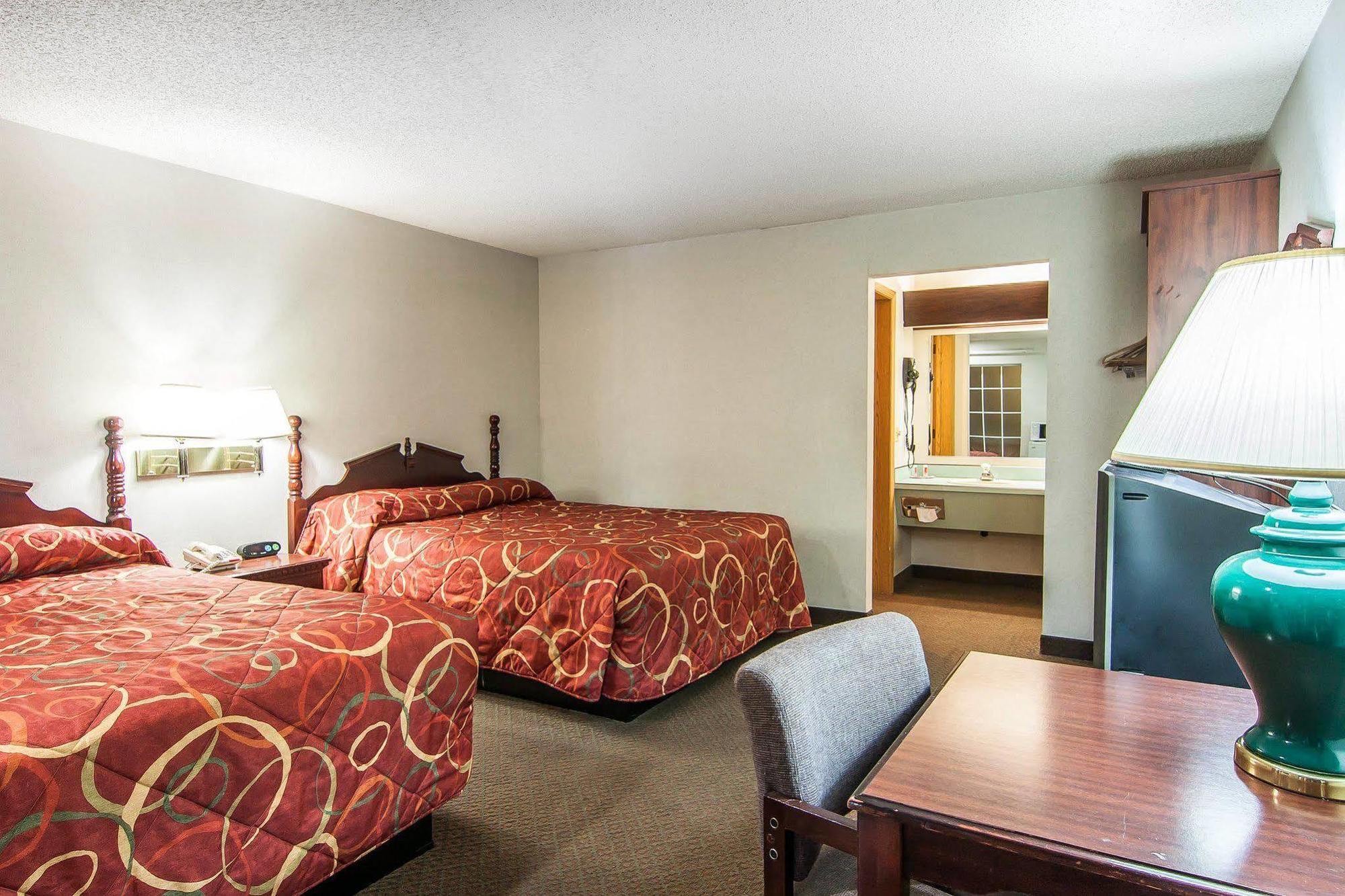 Econo Lodge Southeast Milwaukie/Portland Esterno foto