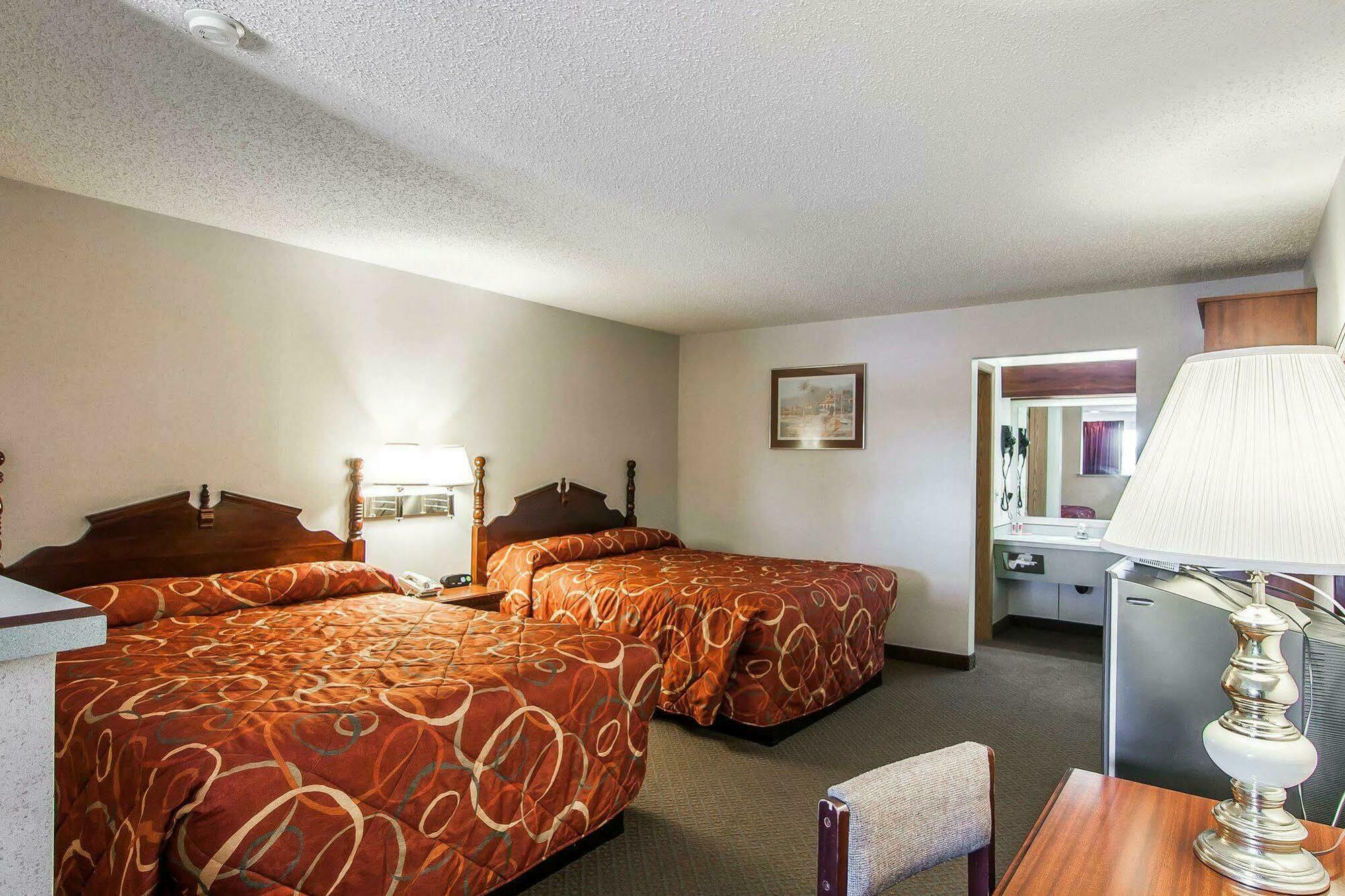 Econo Lodge Southeast Milwaukie/Portland Esterno foto