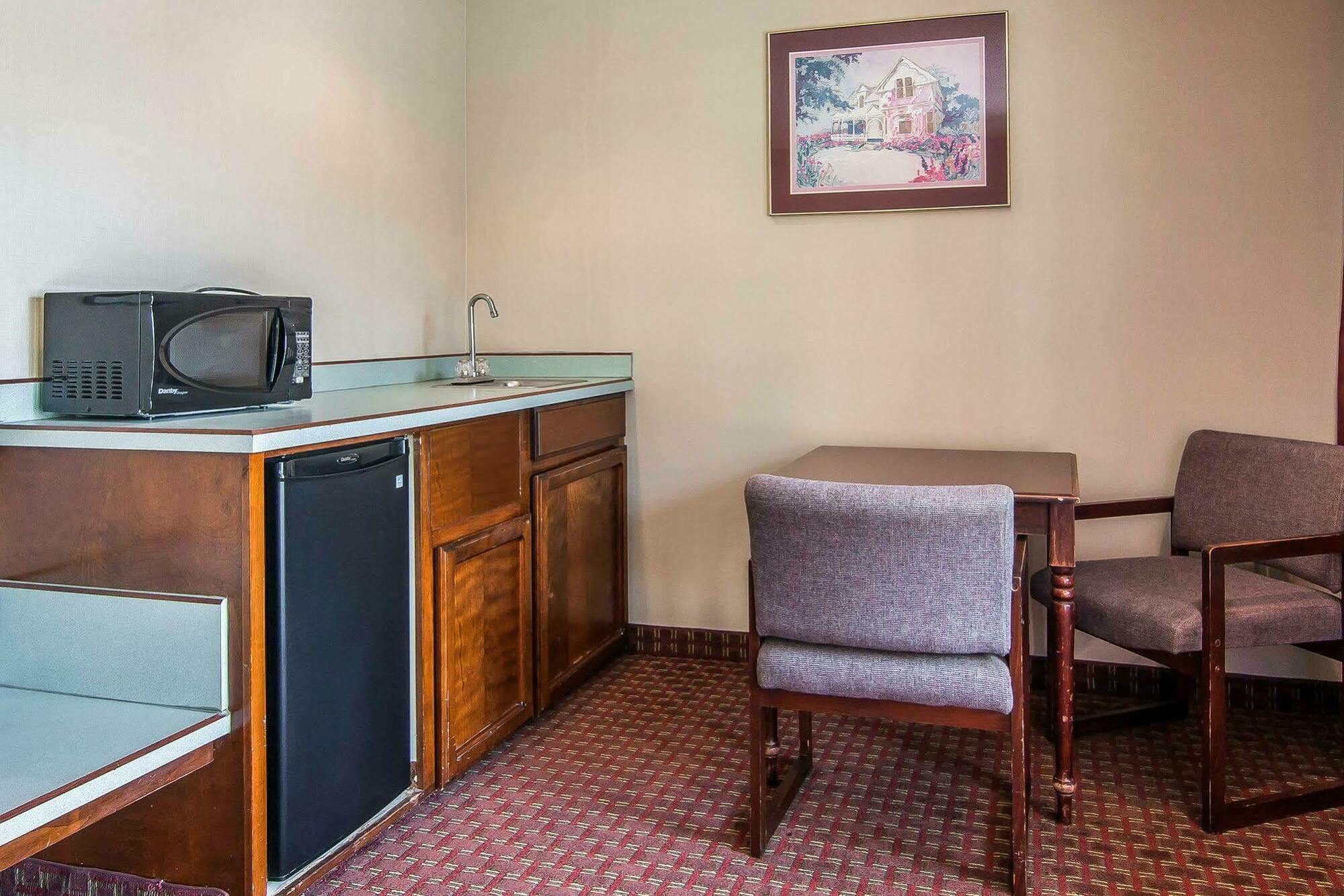 Econo Lodge Southeast Milwaukie/Portland Esterno foto